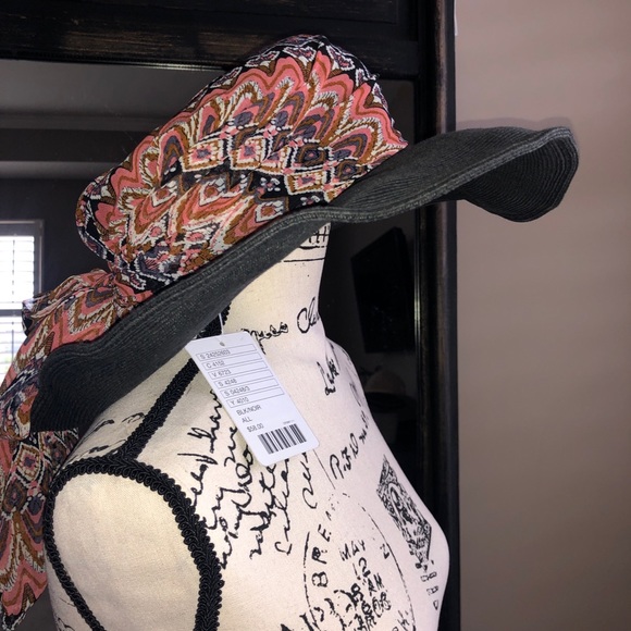 Anthropologie Scarf Hat. New with tags. - Picture 4 of 6